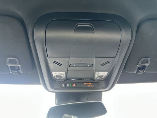 Used 2024 Cadillac XT4 Premium Luxury image 16