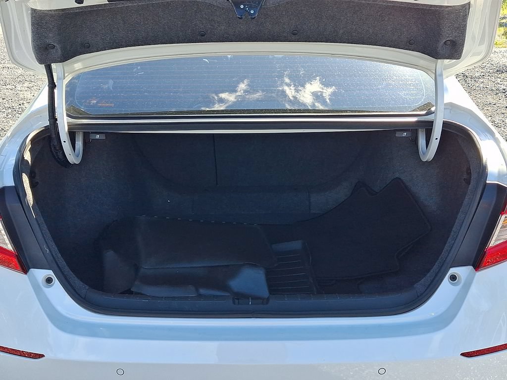 Used 2018 Honda Accord Touring image 32