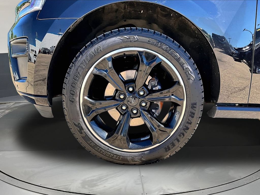 Used 2022 Ford Expedition Limited w/ Equipment Group 303A AWD/4WD image 36