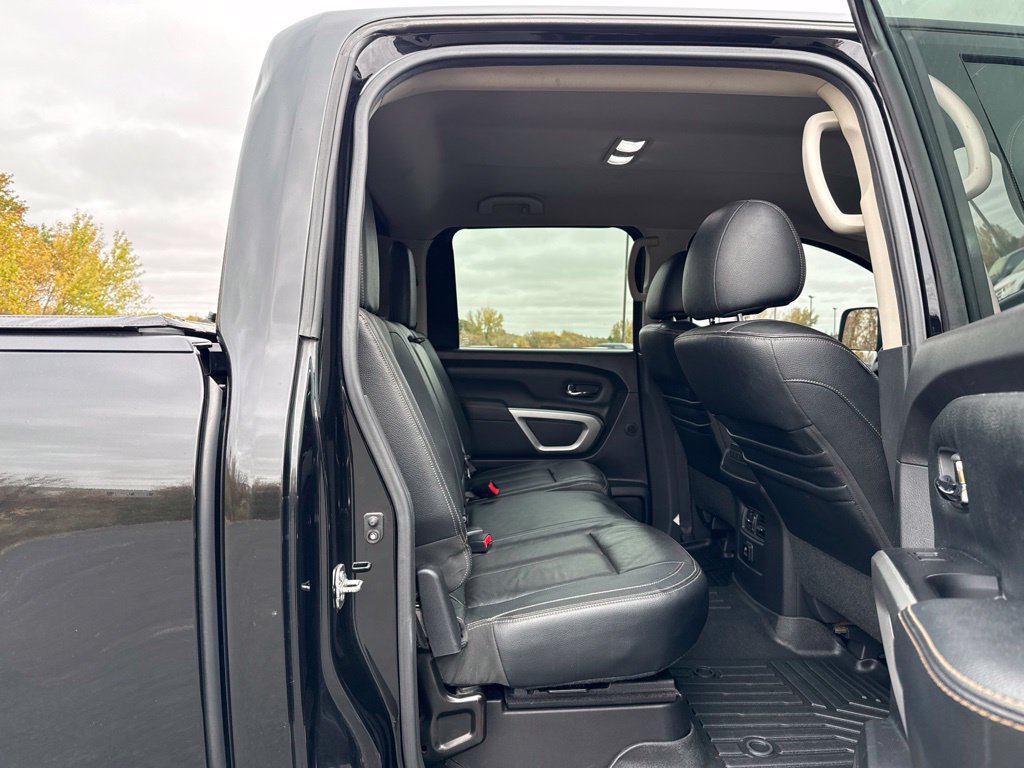 Used 2017 Nissan Titan SL AWD/4WD image 13