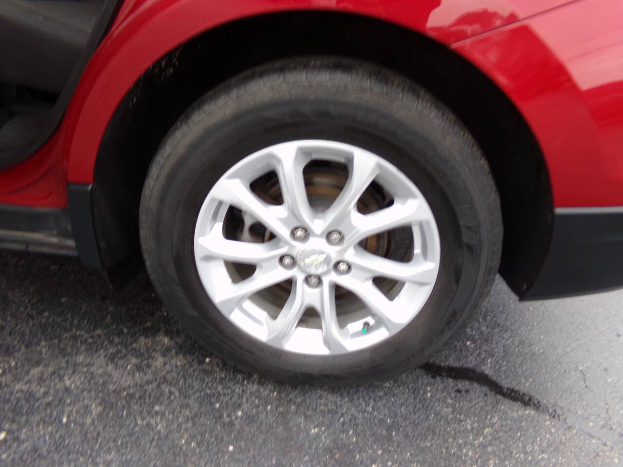 Used 2018 Chevrolet Equinox LT FWD image 12
