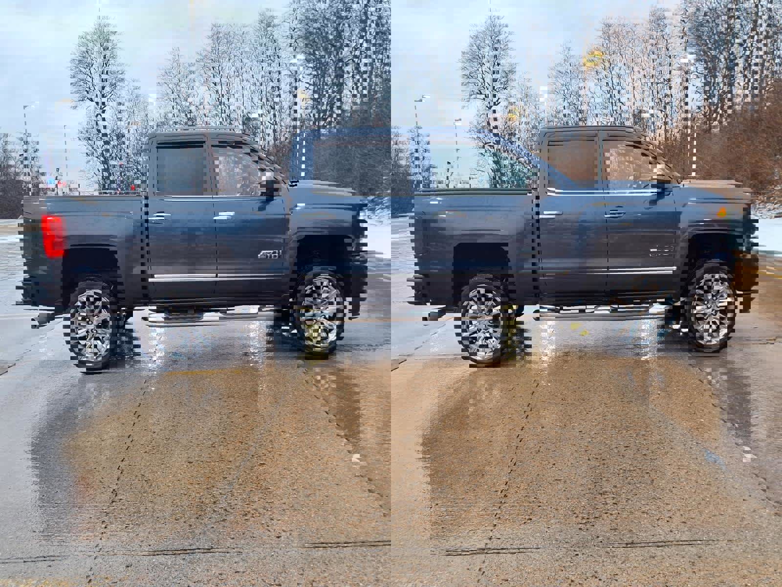 Used 2018 Chevrolet Silverado 1500 LTZ Z71 w/ Centennial Edition image 6