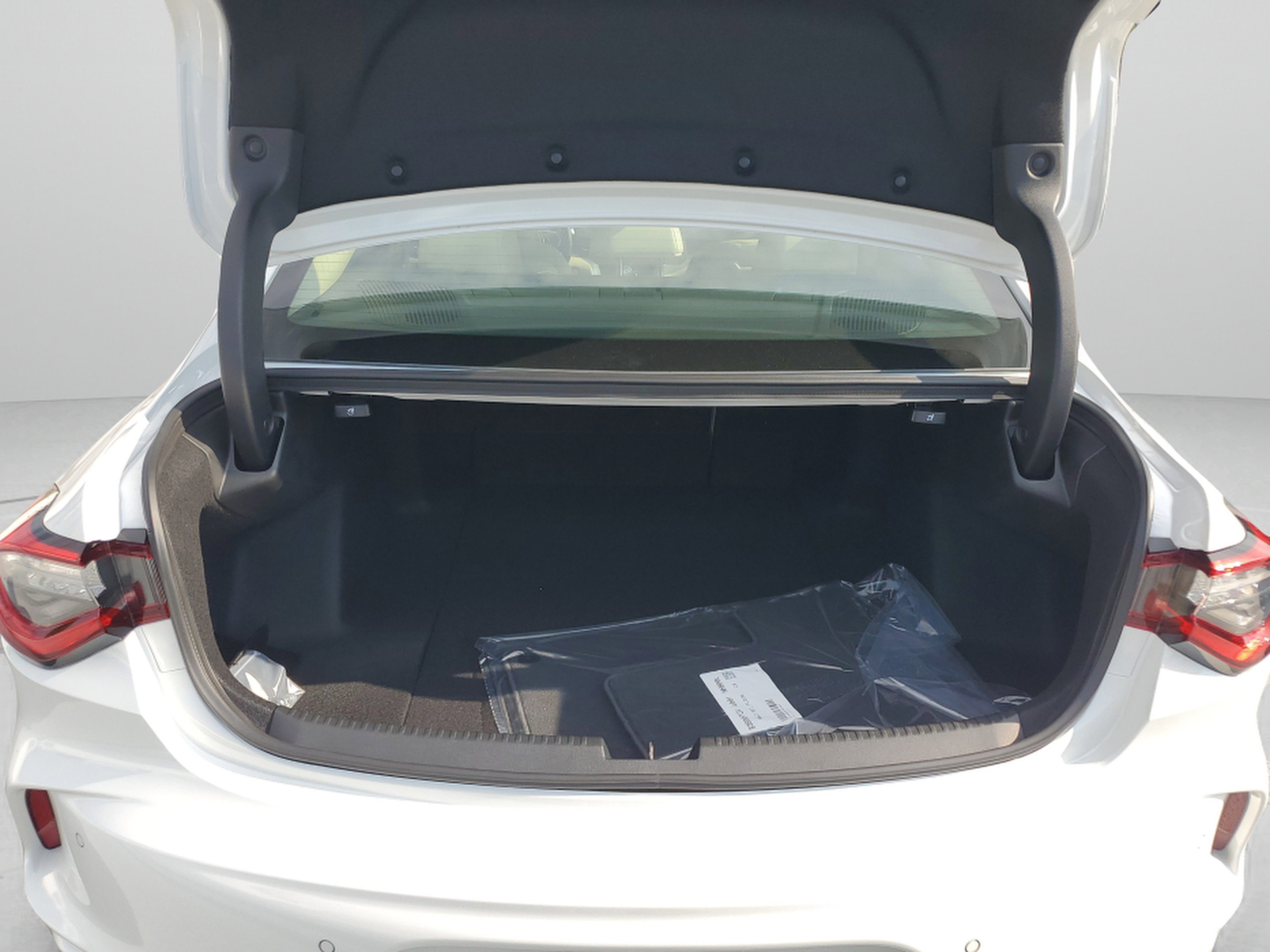 Certified 2025 Acura TLX w/ Technology Package FWD image 9