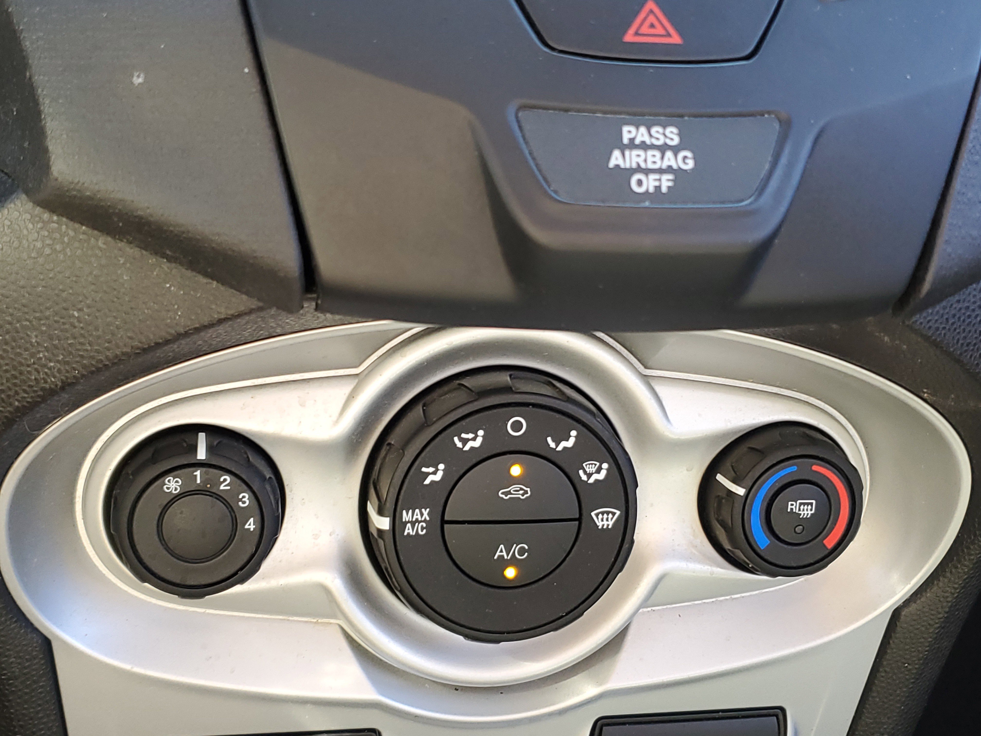 Used 2019 Ford Fiesta SE image 21