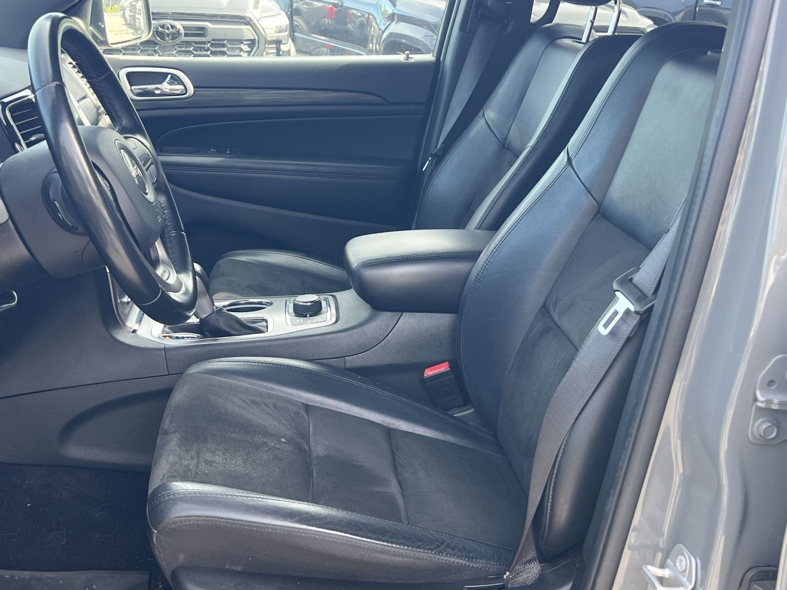 Used 2022 Jeep Grand Cherokee Laredo X AWD/4WD image 13