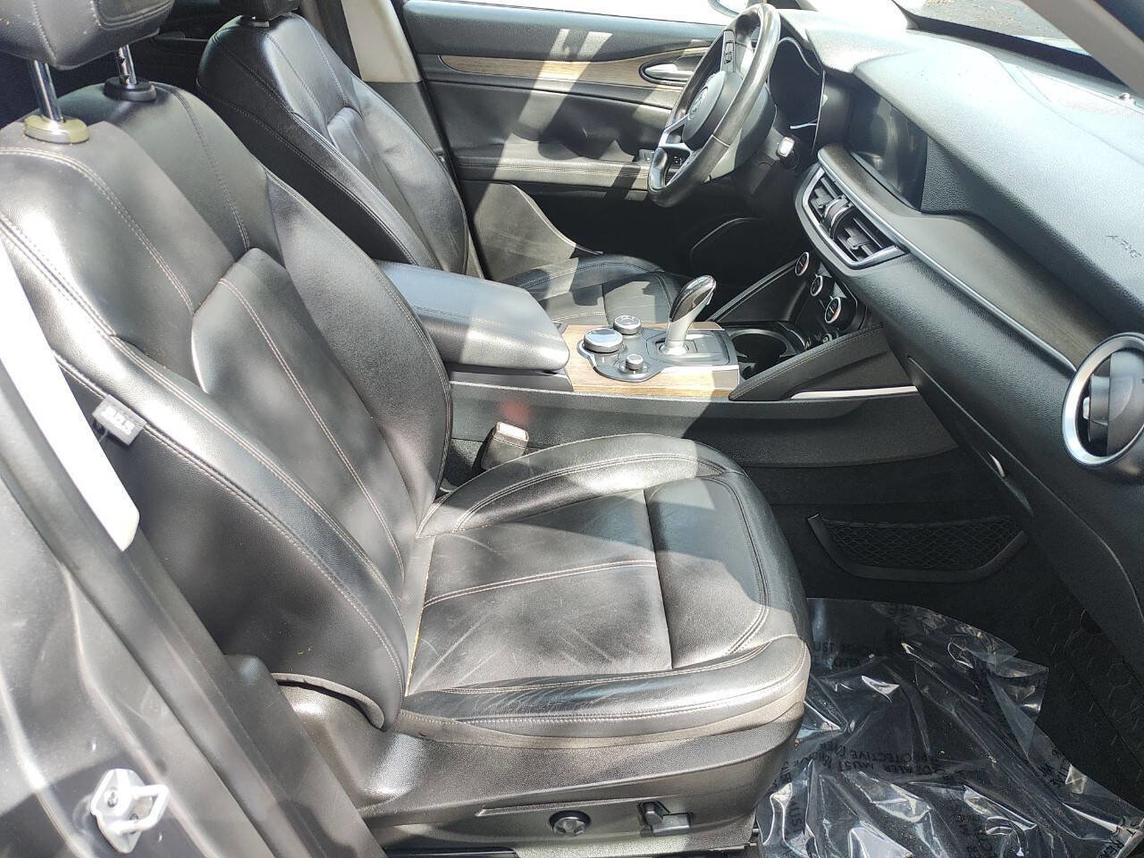 Used 2018 Alfa Romeo Stelvio Ti AWD/4WD image 27