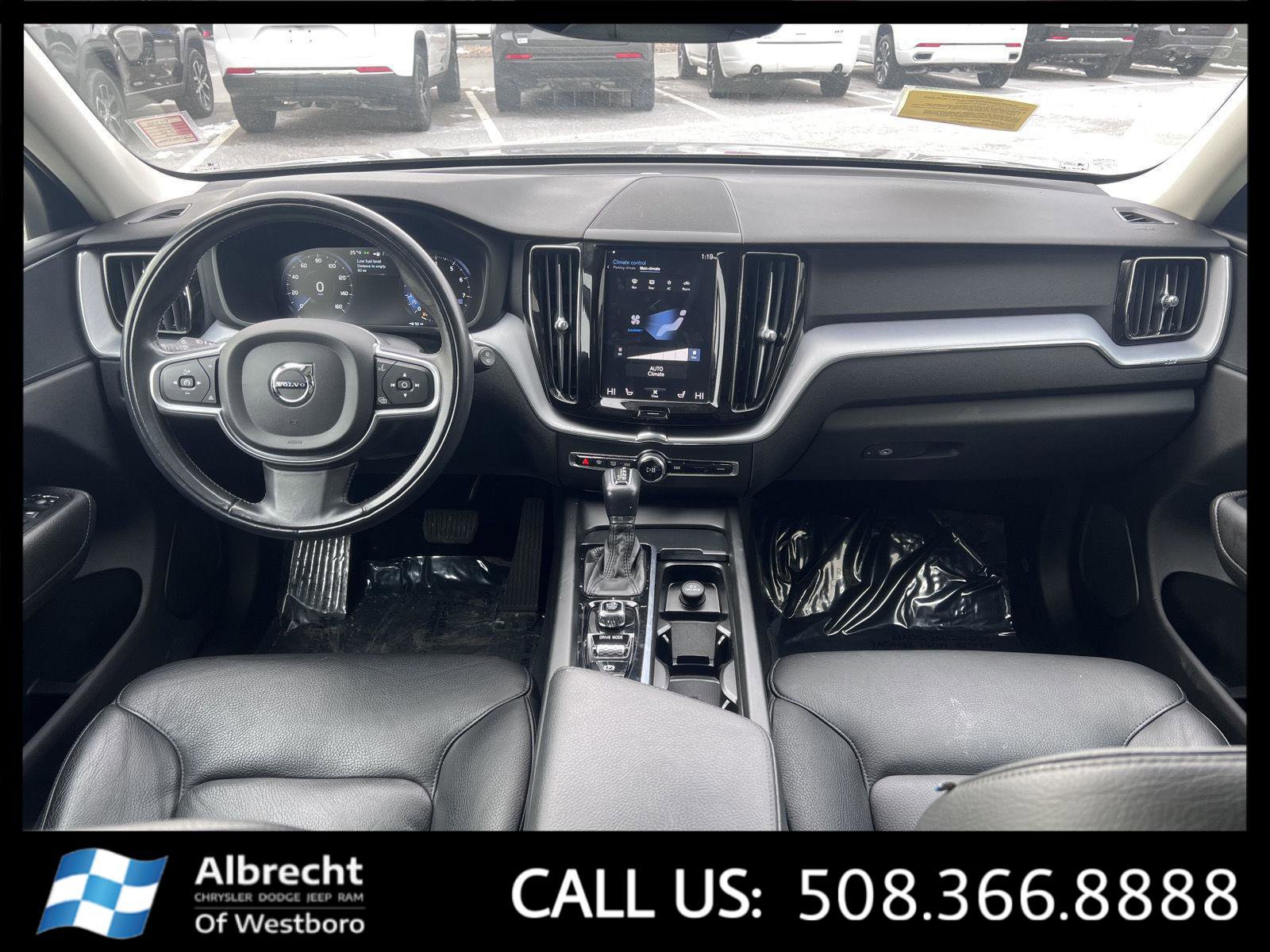 Used 2020 Volvo XC60 T6 Momentum w/ Protection Package image 24