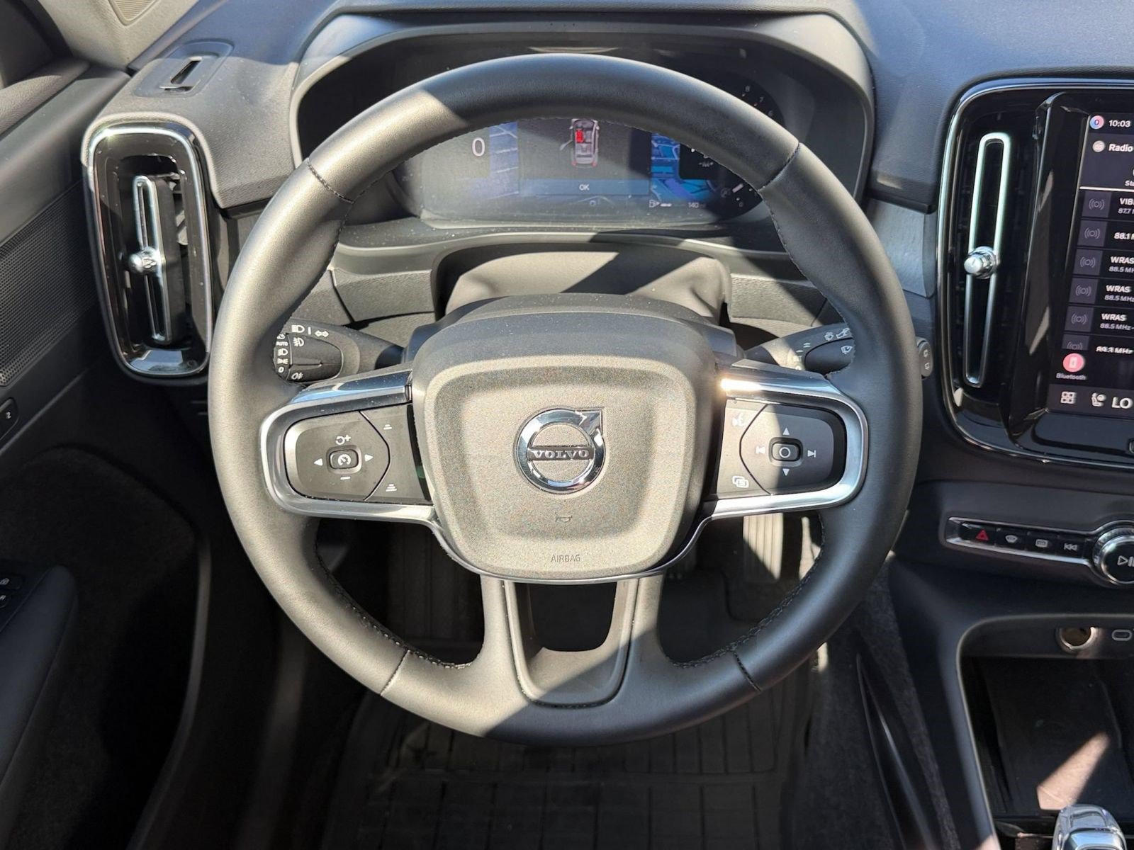 Certified 2026 Volvo XC40 B5 Plus w/ Climate Package AWD/4WD image 10