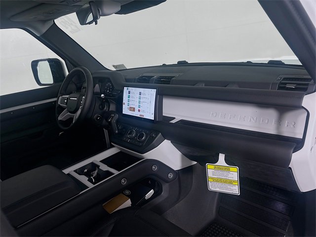 Used 2025 Land Rover Defender 130 S image 30