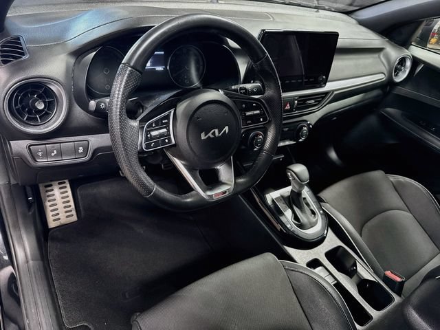 Used 2023 Kia Forte GT-Line w/ GT-Line Premium Package FWD image 9