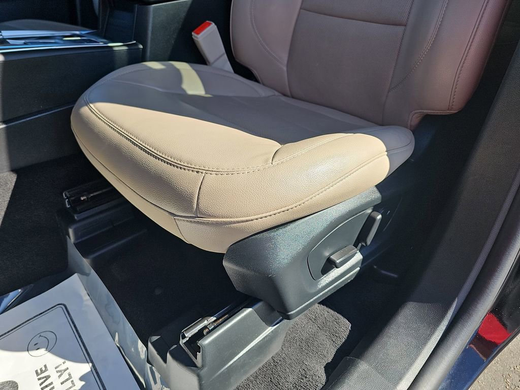 Used 2023 Ford Explorer Limited image 35