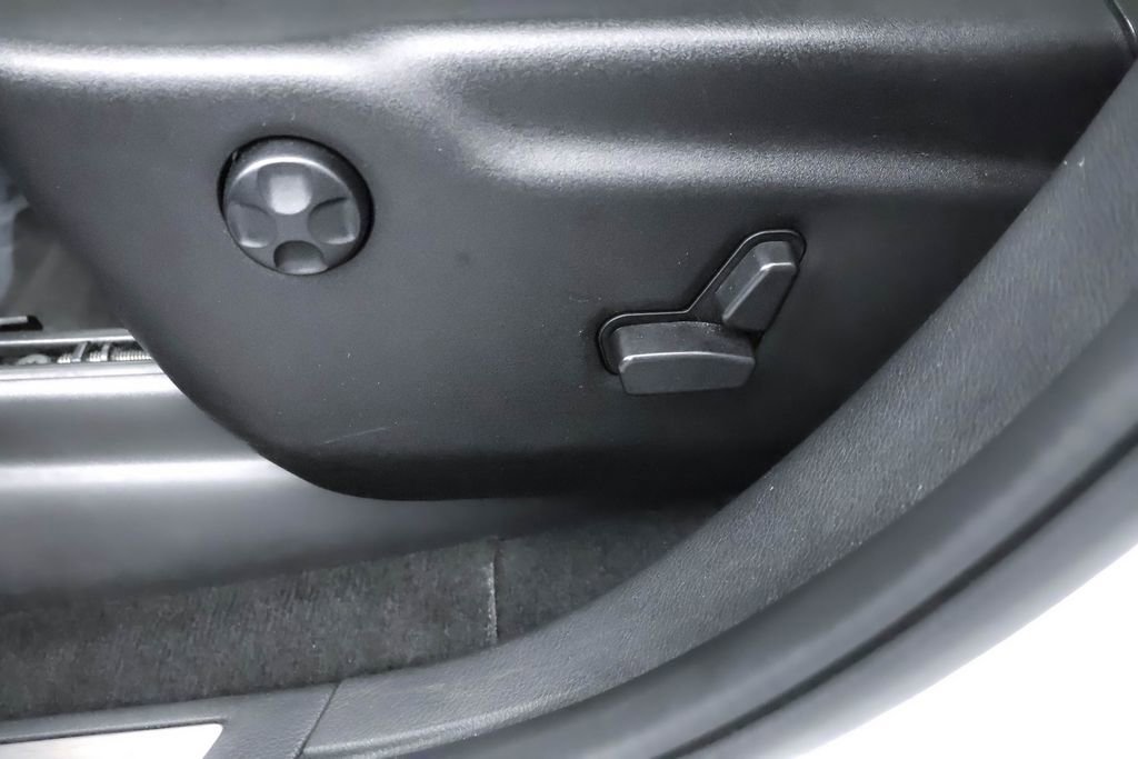 Used 2022 Jeep Grand Cherokee Limited image 7