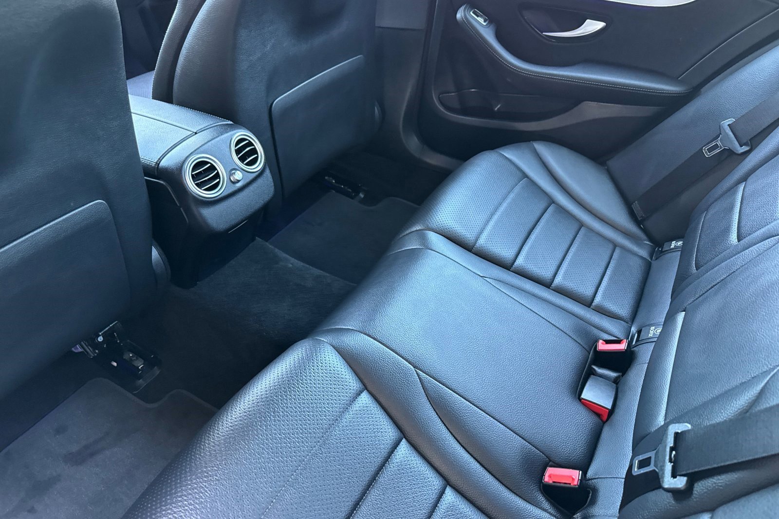 Used 2021 Mercedes-Benz C 300 Sedan image 27