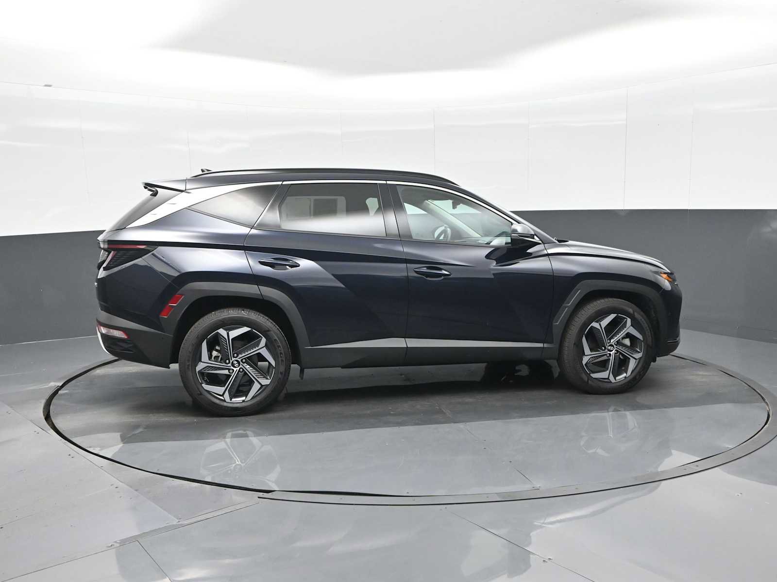 Used 2023 Hyundai Tucson Limited w/ Cargo Package image 10