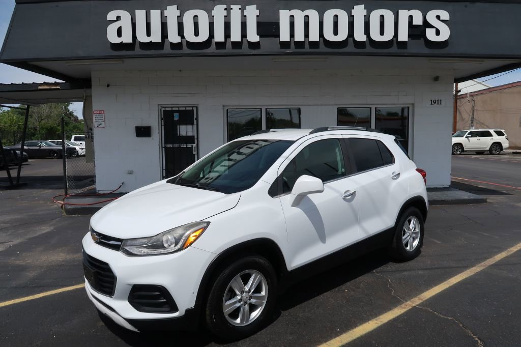 Used 2018 Chevrolet Trax LT w/ LT Convenience Package FWD image 1