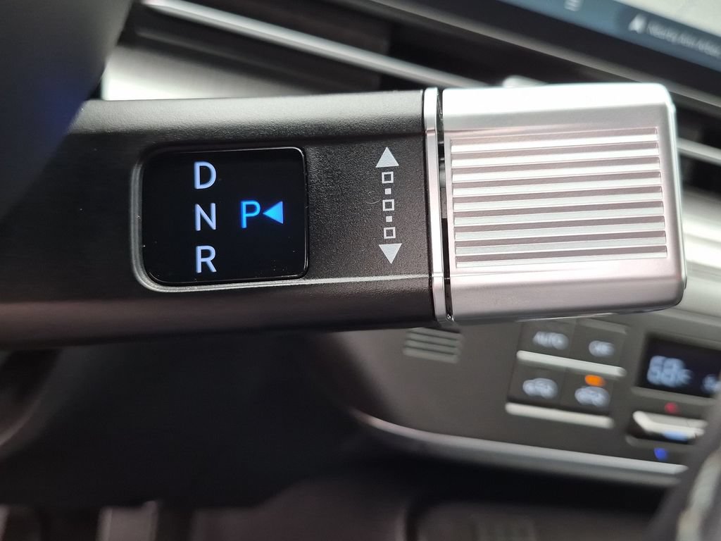 Certified 2024 Hyundai Kona Limited AWD/4WD image 24