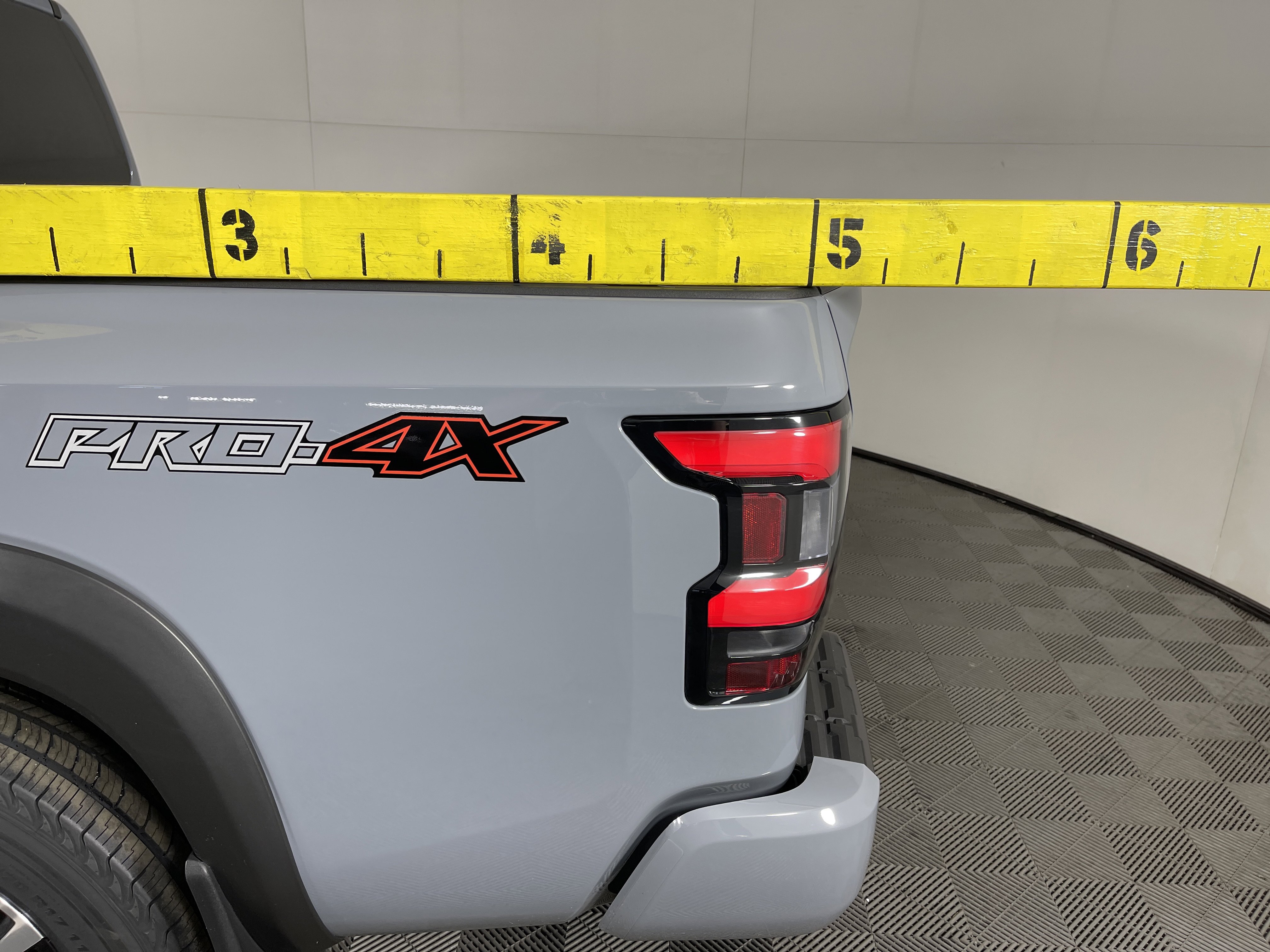 Used 2023 Nissan Frontier PRO-4X w/ Pro Convenience Package image 9