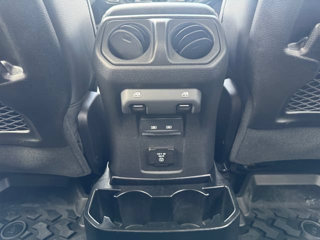 Used 2024 Jeep Wrangler Unlimited Sahara w/ Technology Group AWD/4WD image 27