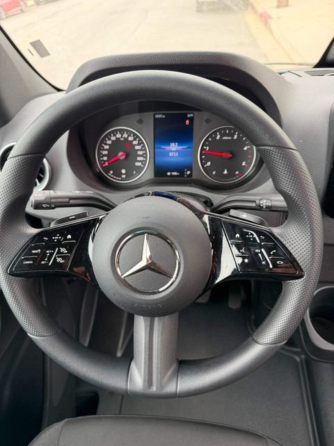 Used 2026 Mercedes-Benz Sprinter 2500 image 9