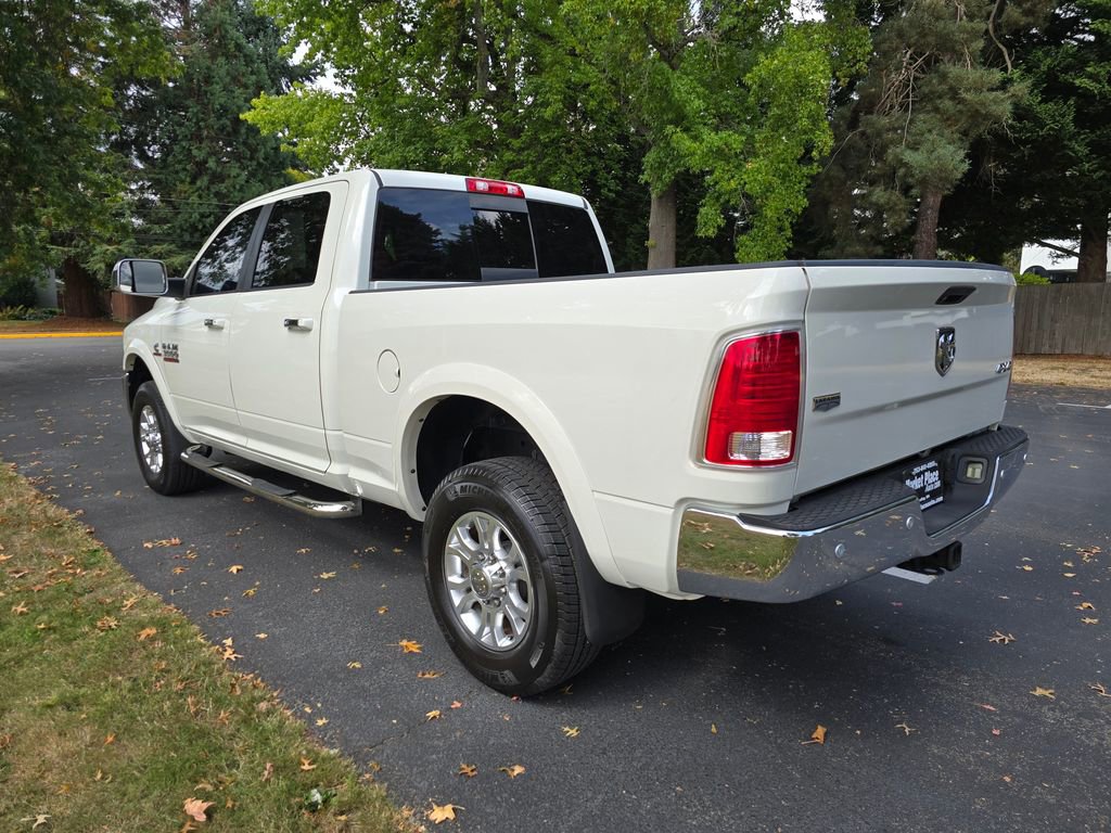 Used 2016 RAM 3500 Laramie w/ Convenience Group AWD/4WD image 4