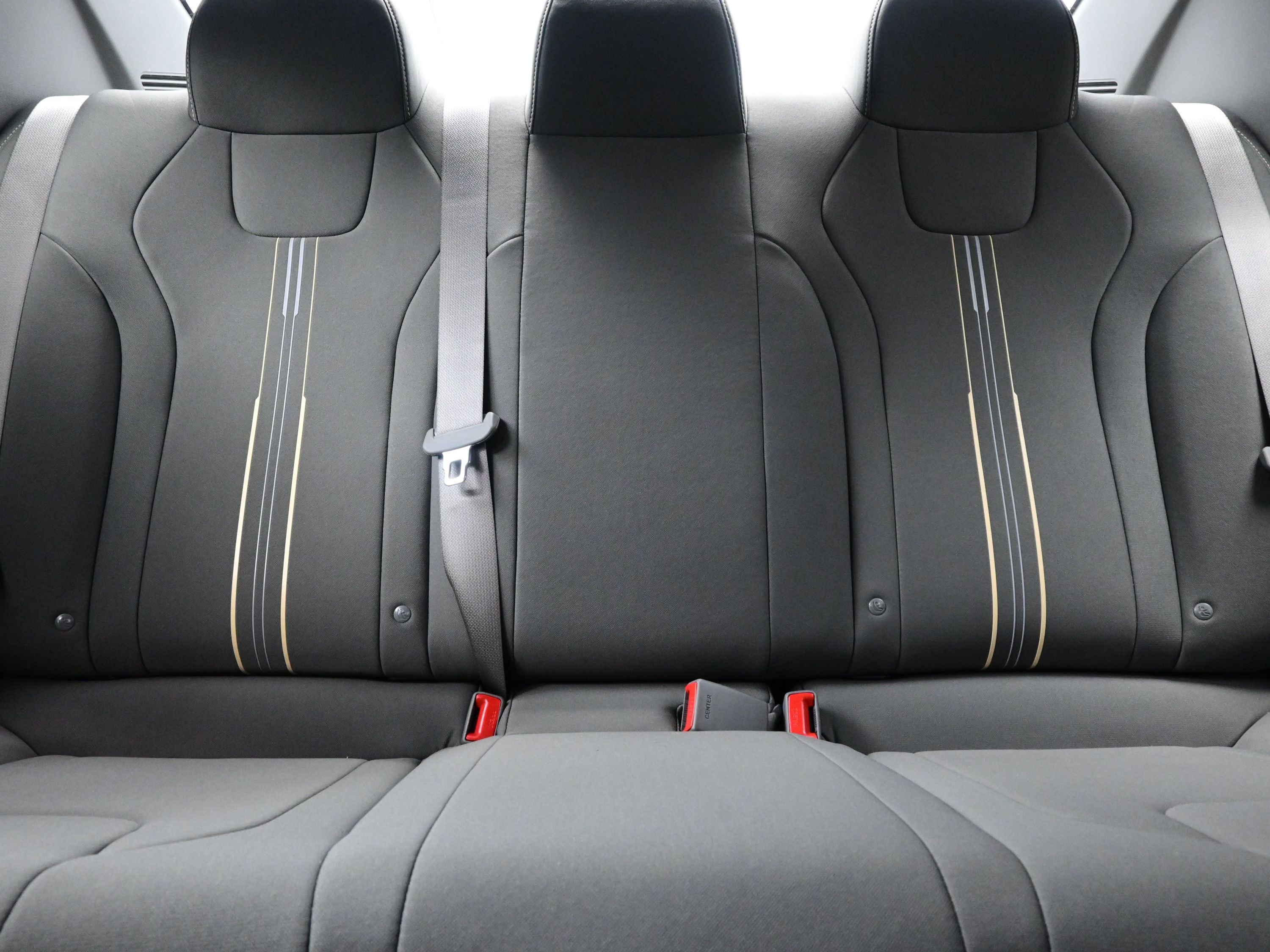 Certified 2025 Hyundai Elantra Sport image 15