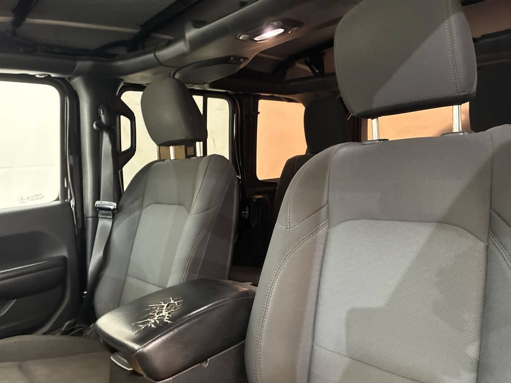Used 2018 Jeep Wrangler Unlimited Sport S AWD/4WD image 10