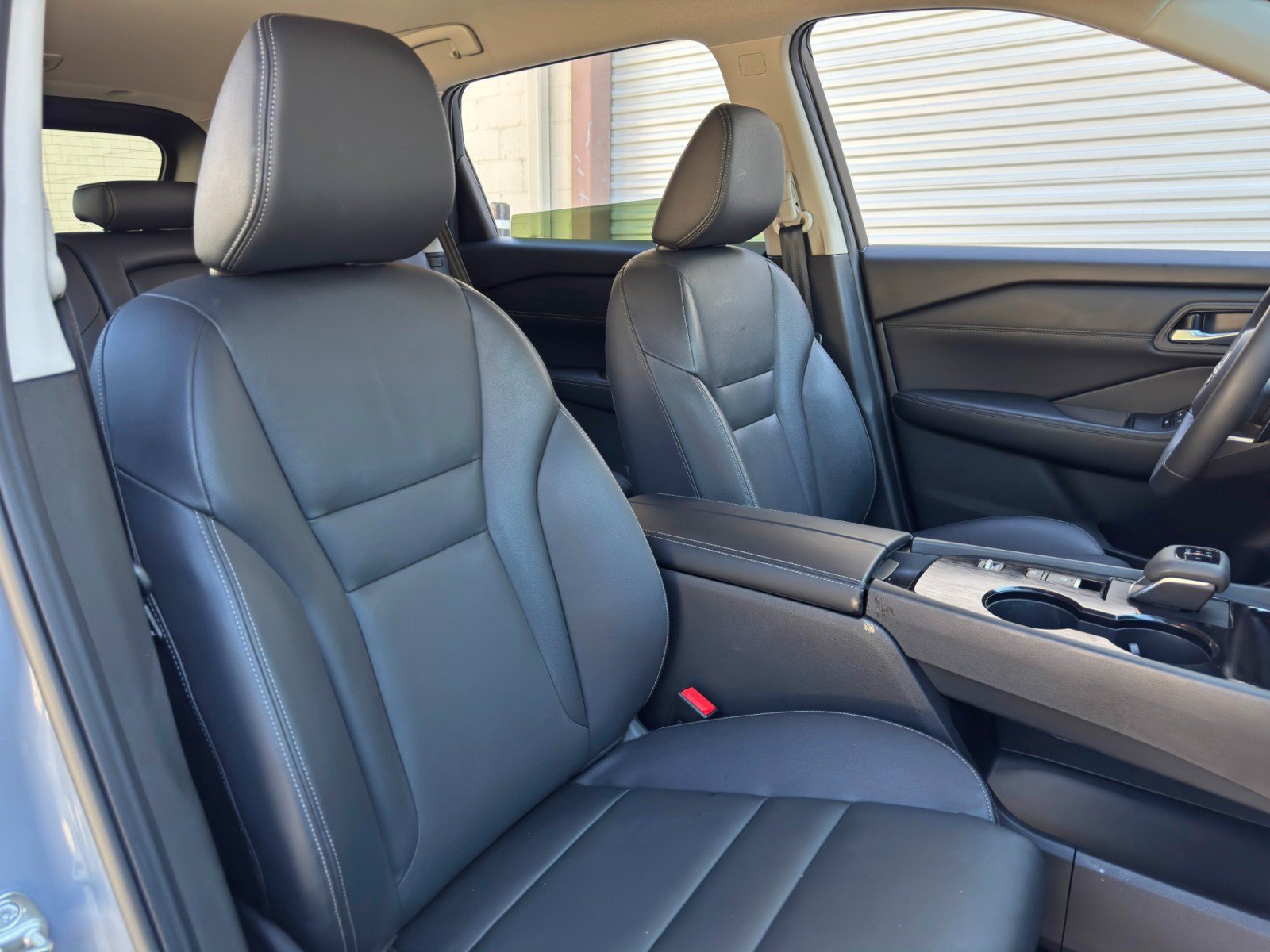 Used 2024 Nissan Rogue SL FWD image 32