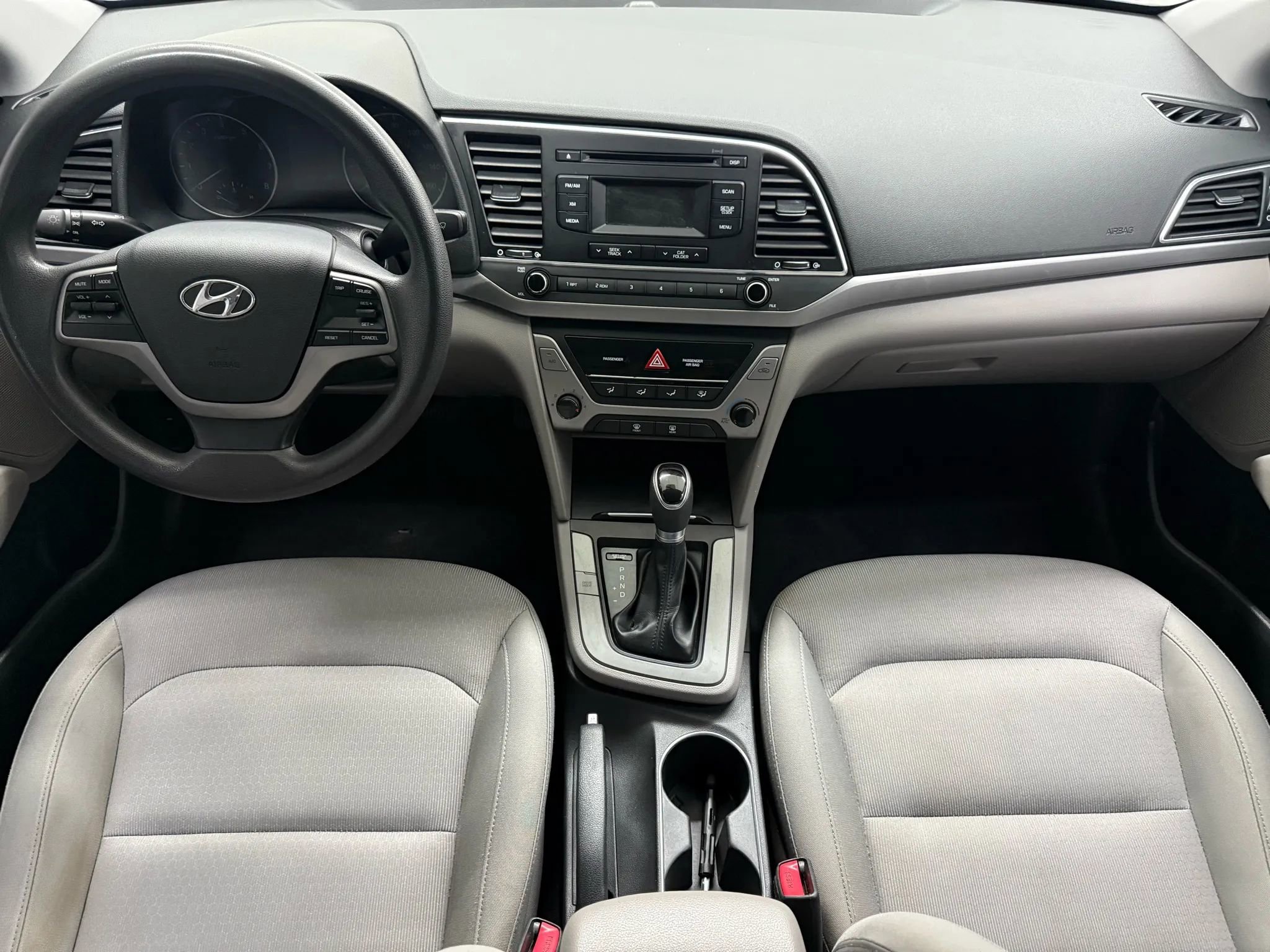 Used 2017 Hyundai Elantra SE FWD image 2
