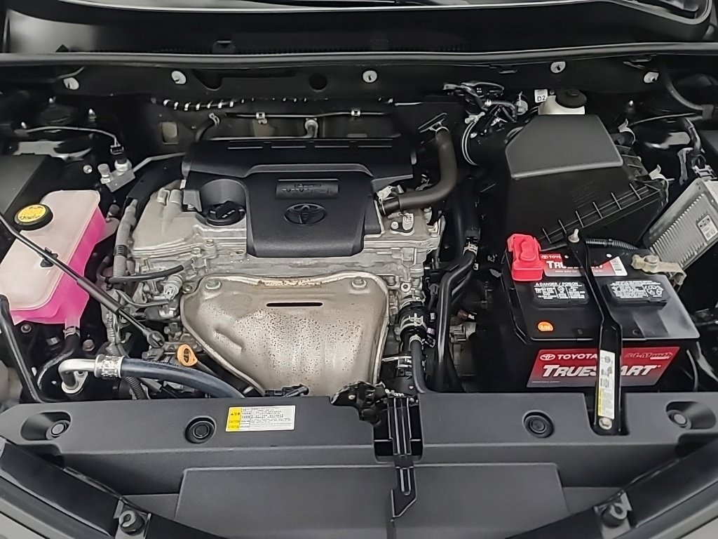 Used 2018 Toyota RAV4 XLE AWD/4WD image 38