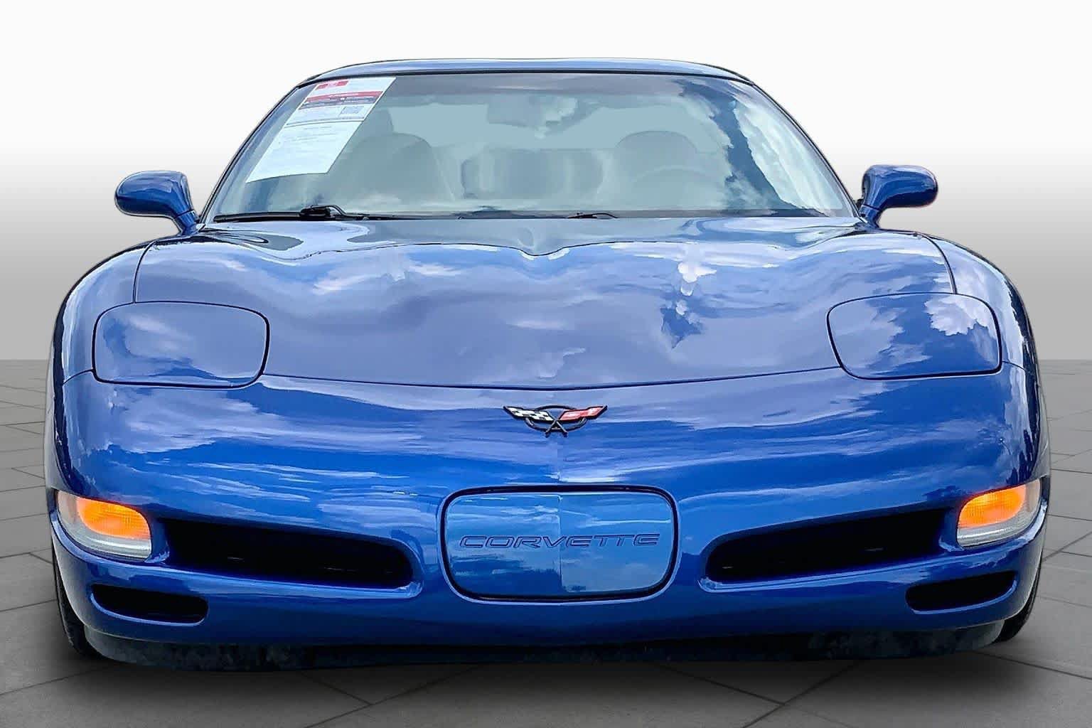 Used 2002 Chevrolet Corvette Coupe RWD image 3