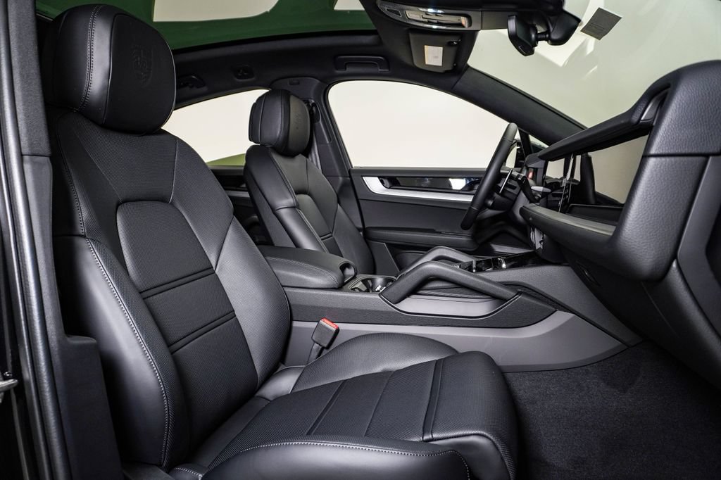 New 2026 Porsche Cayenne Coupe AWD/4WD image 15