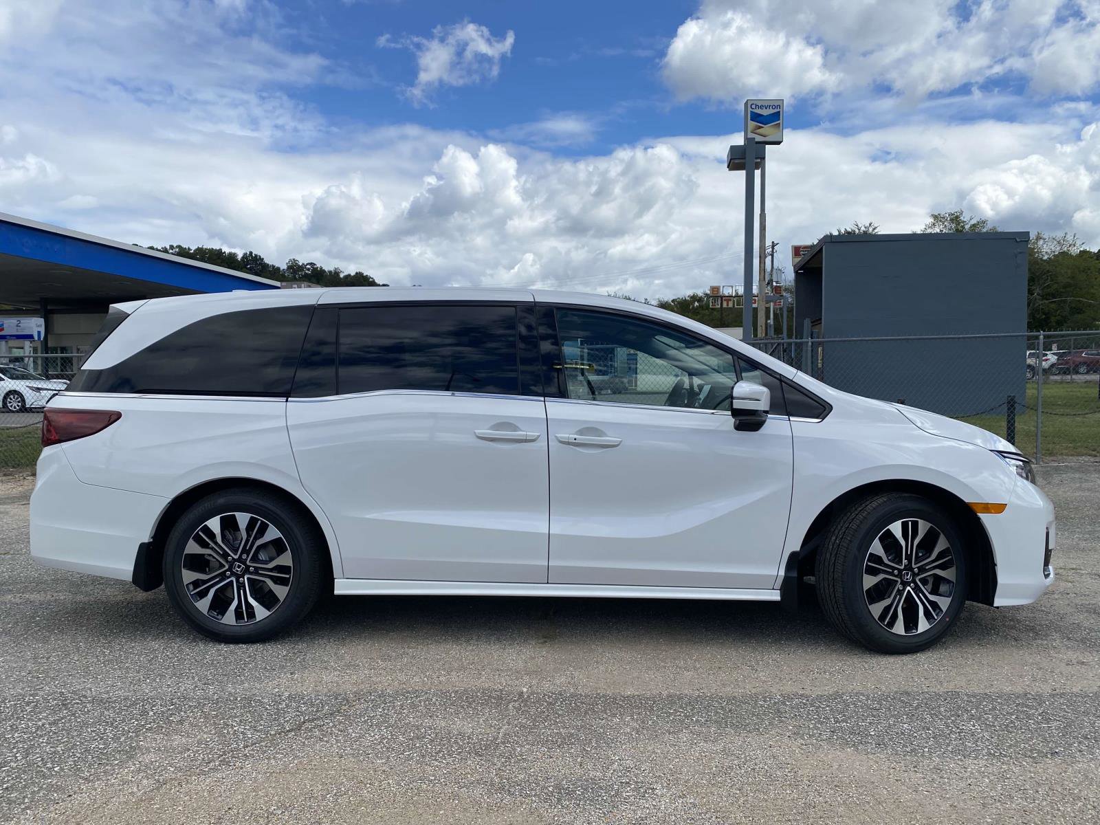 New 2026 Honda Odyssey Elite image 2