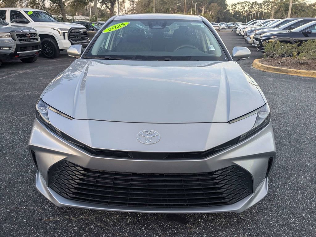 Used 2025 Toyota Camry LE image 9