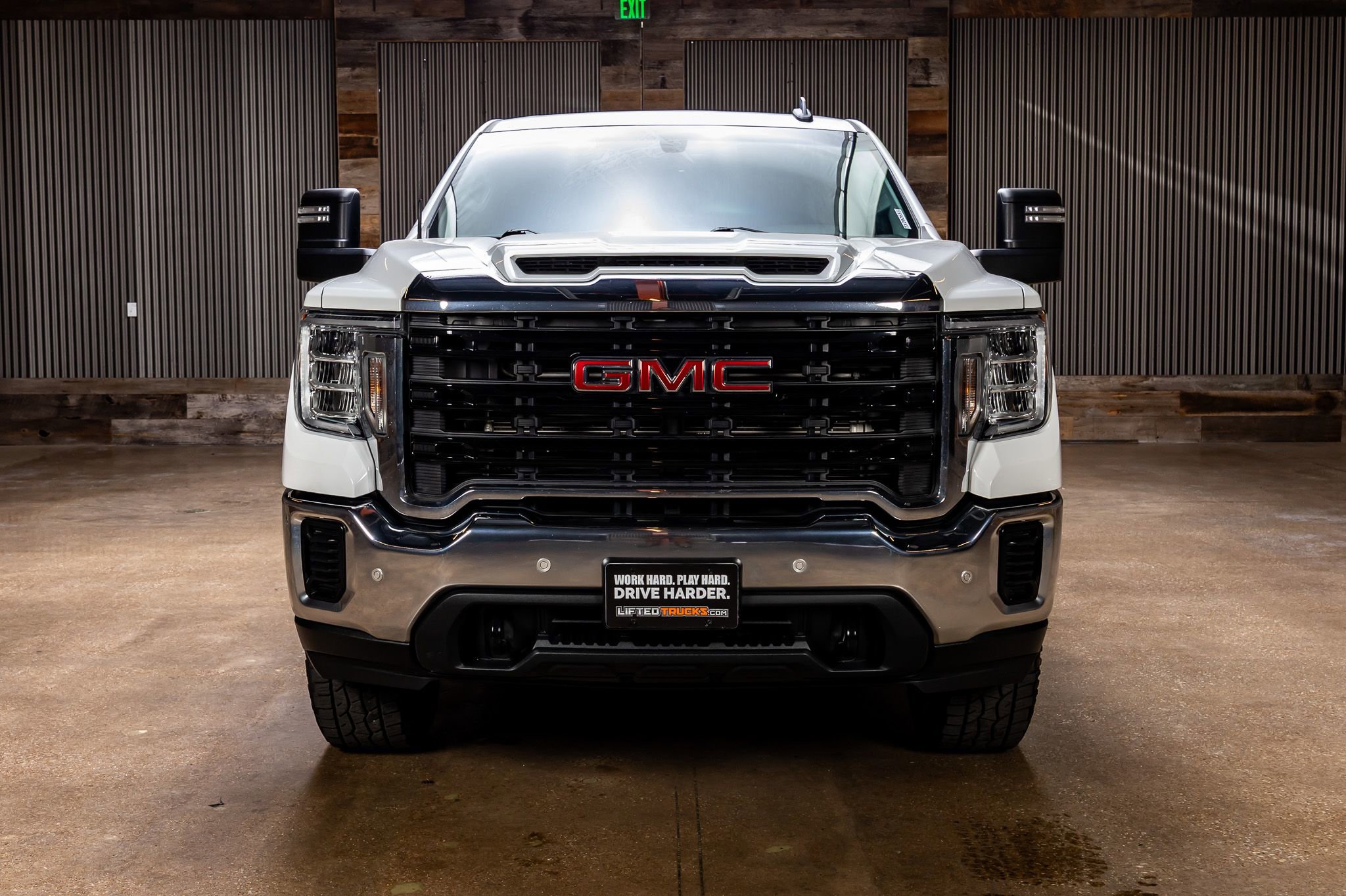 Used 2020 GMC Sierra 2500 4x4 Crew Cab w/ Gooseneck/5TH Wheel Package image 2