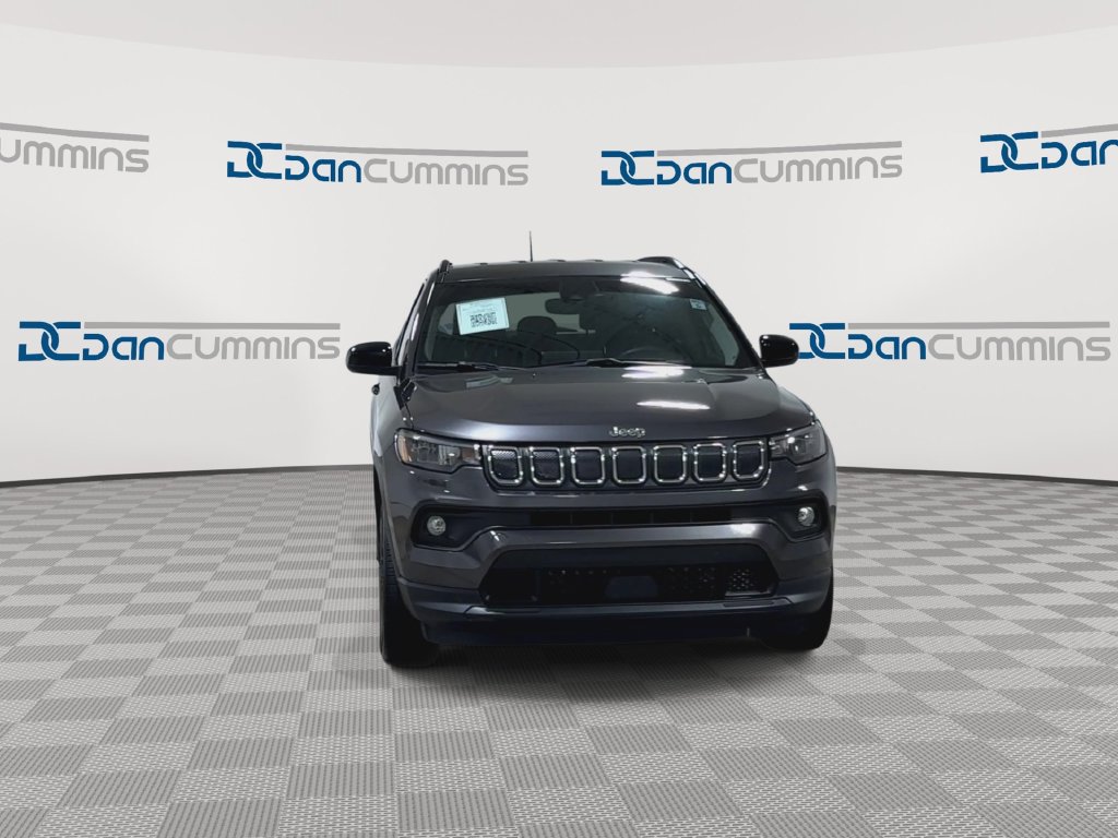 Used 2022 Jeep Compass Latitude AWD/4WD image 3