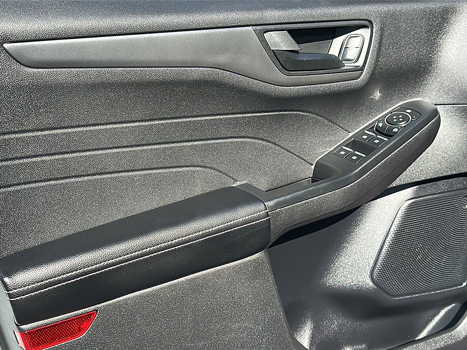 Used 2025 Ford Escape Active image 16