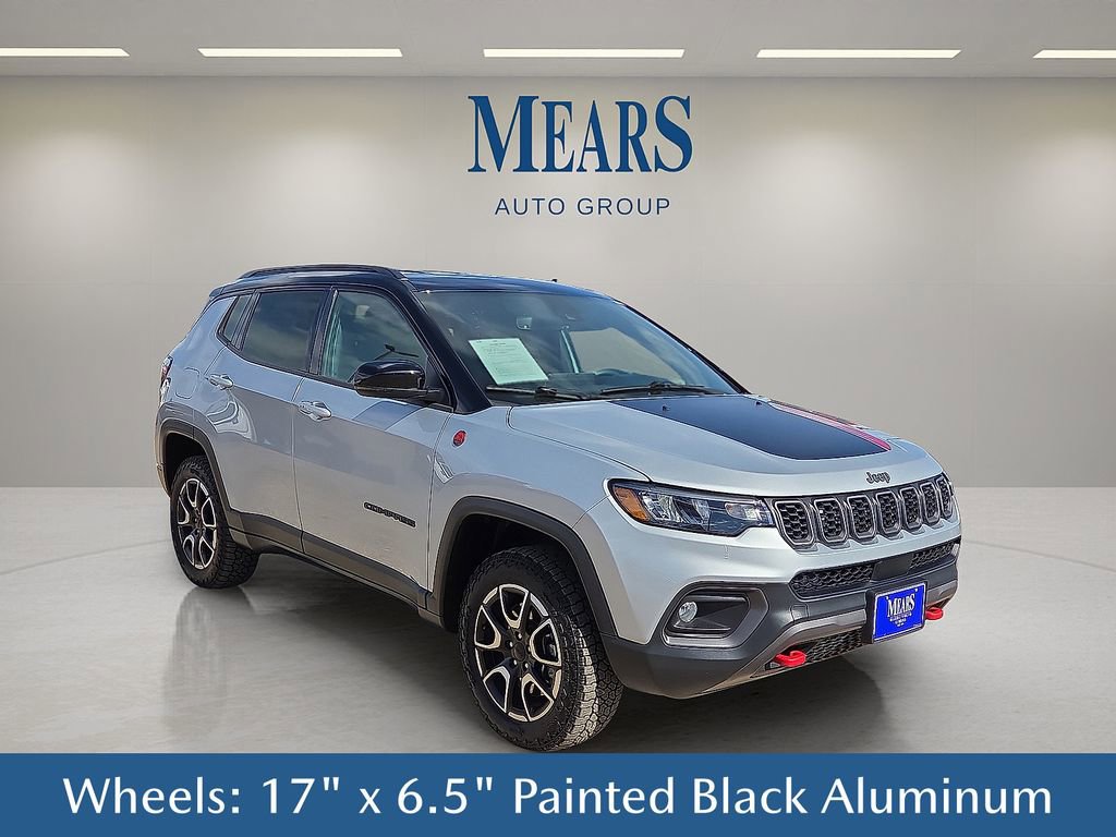 Used 2024 Jeep Compass Trailhawk image 8