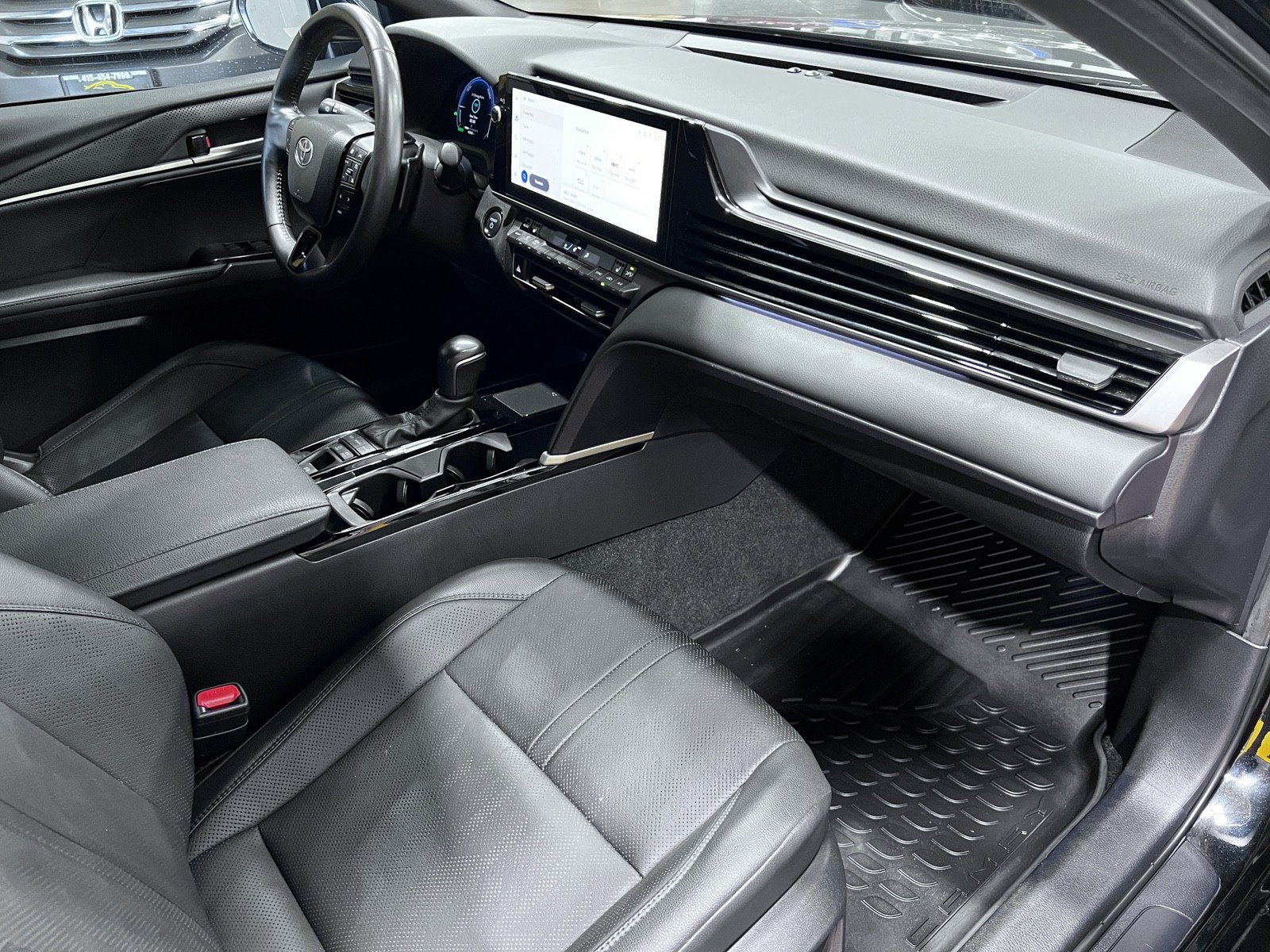 Used 2025 Toyota Camry XSE FWD image 13