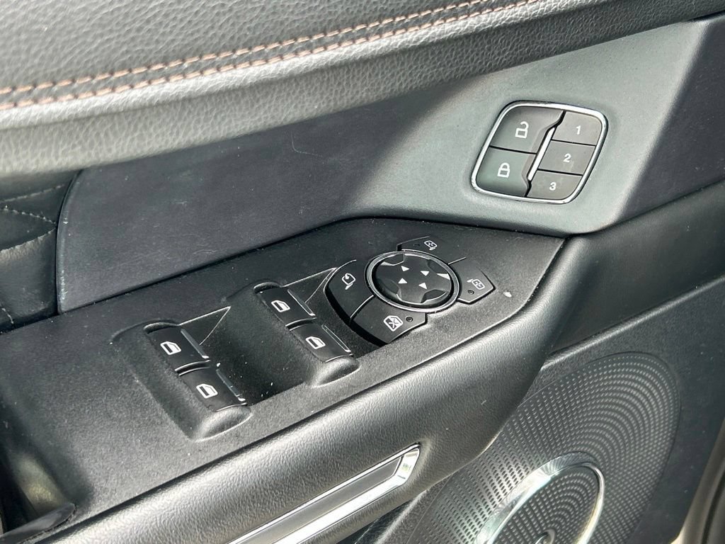 Used 2019 Ford Expedition Platinum RWD image 18