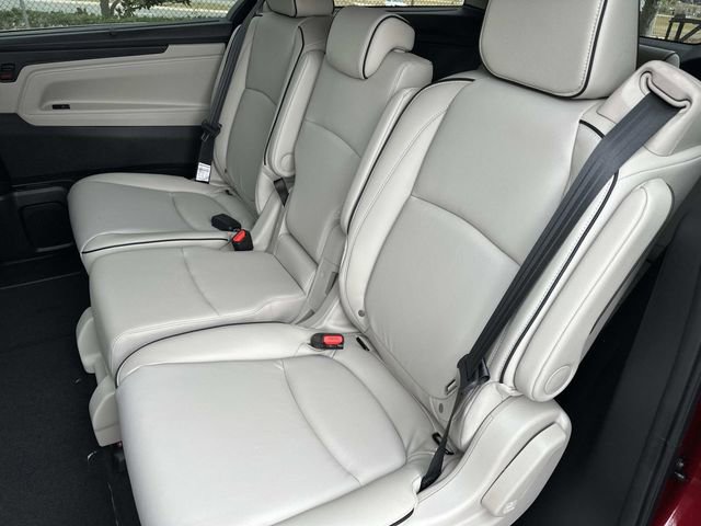 New 2026 Honda Odyssey Touring image 13