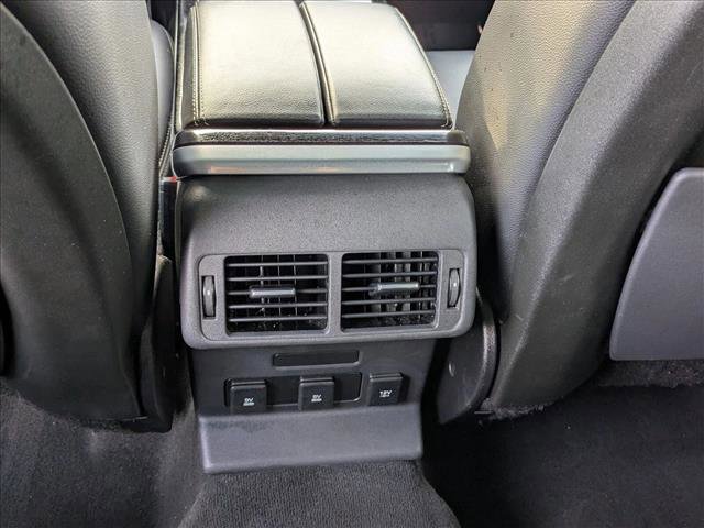 Used 2019 Land Rover Range Rover Velar R-Dynamic SE image 19