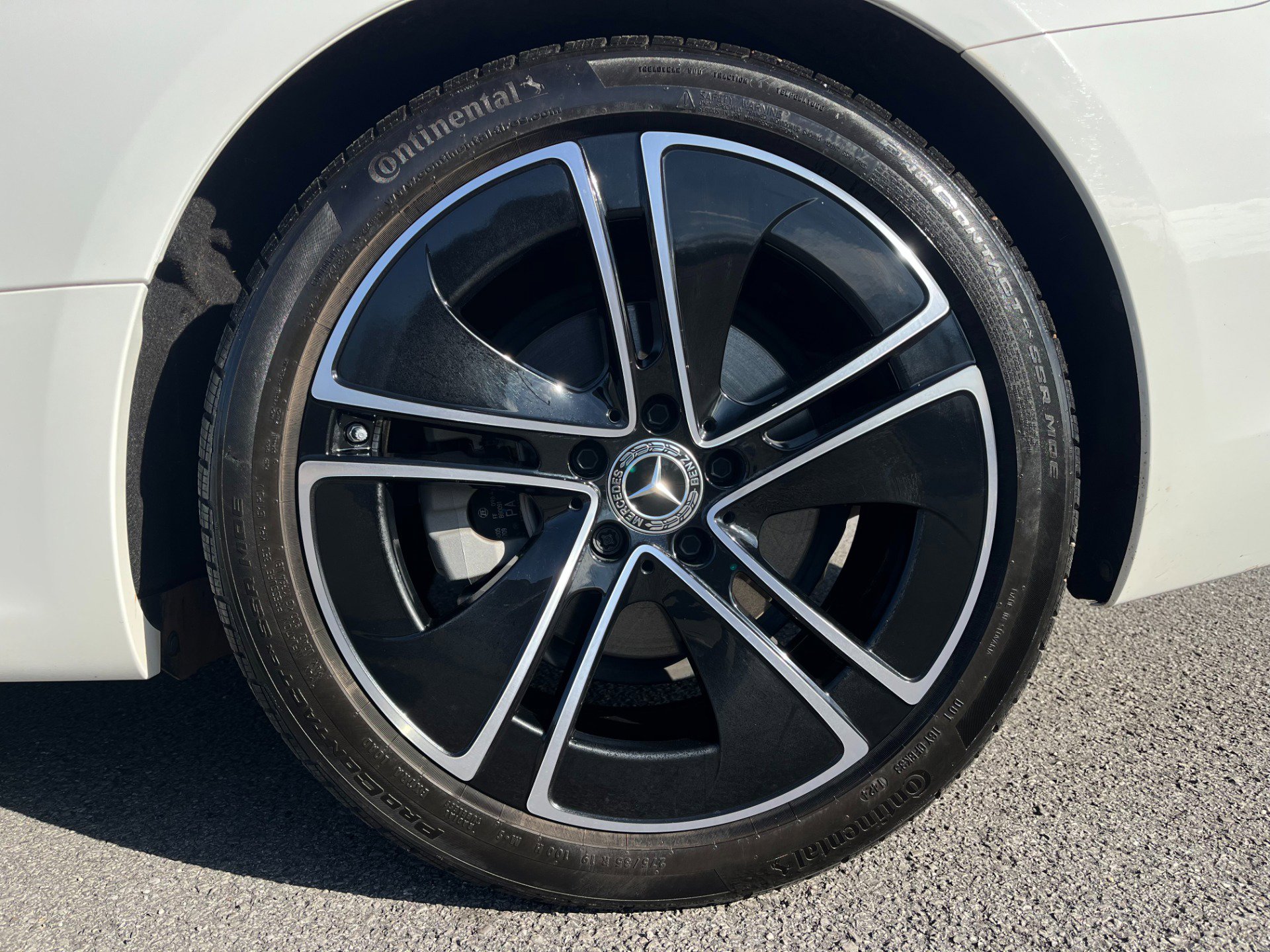 Used 2024 Mercedes-Benz CLE 300 4MATIC Coupe image 9