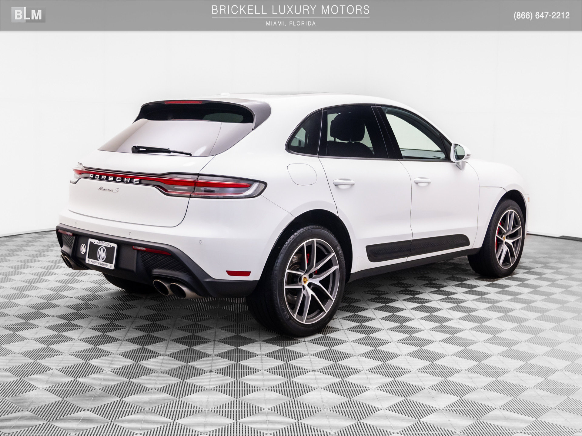 Used 2023 Porsche Macan S AWD/4WD image 6