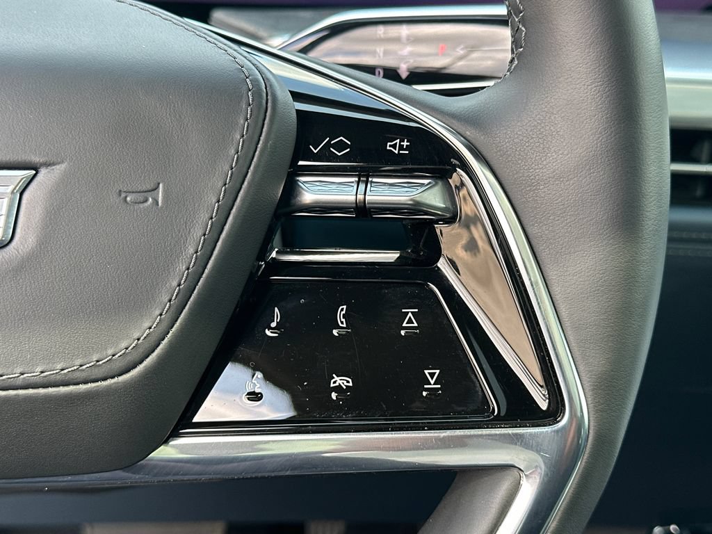Certified 2025 Cadillac Escalade IQ Luxury 2 AWD/4WD image 28