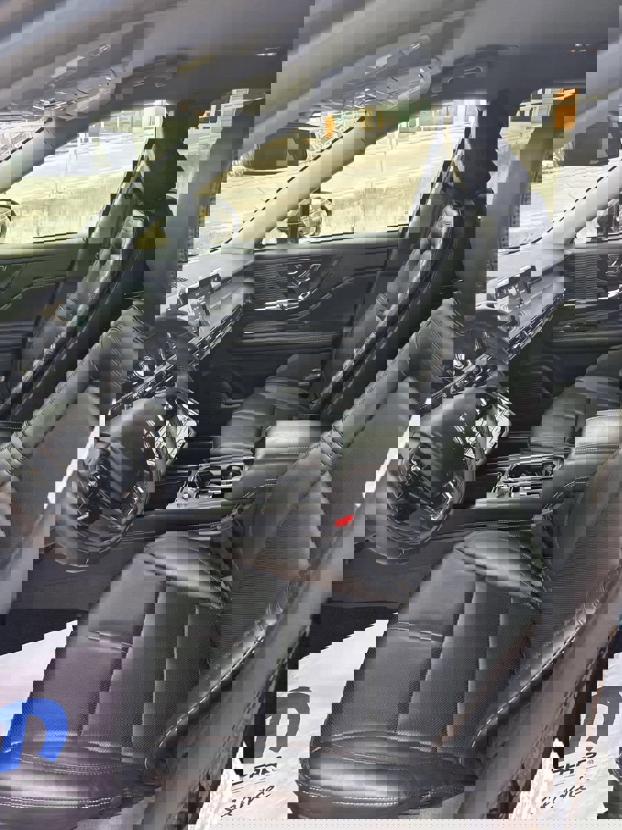 Used 2022 Lincoln Corsair AWD w/ Equipment Group 101A image 13