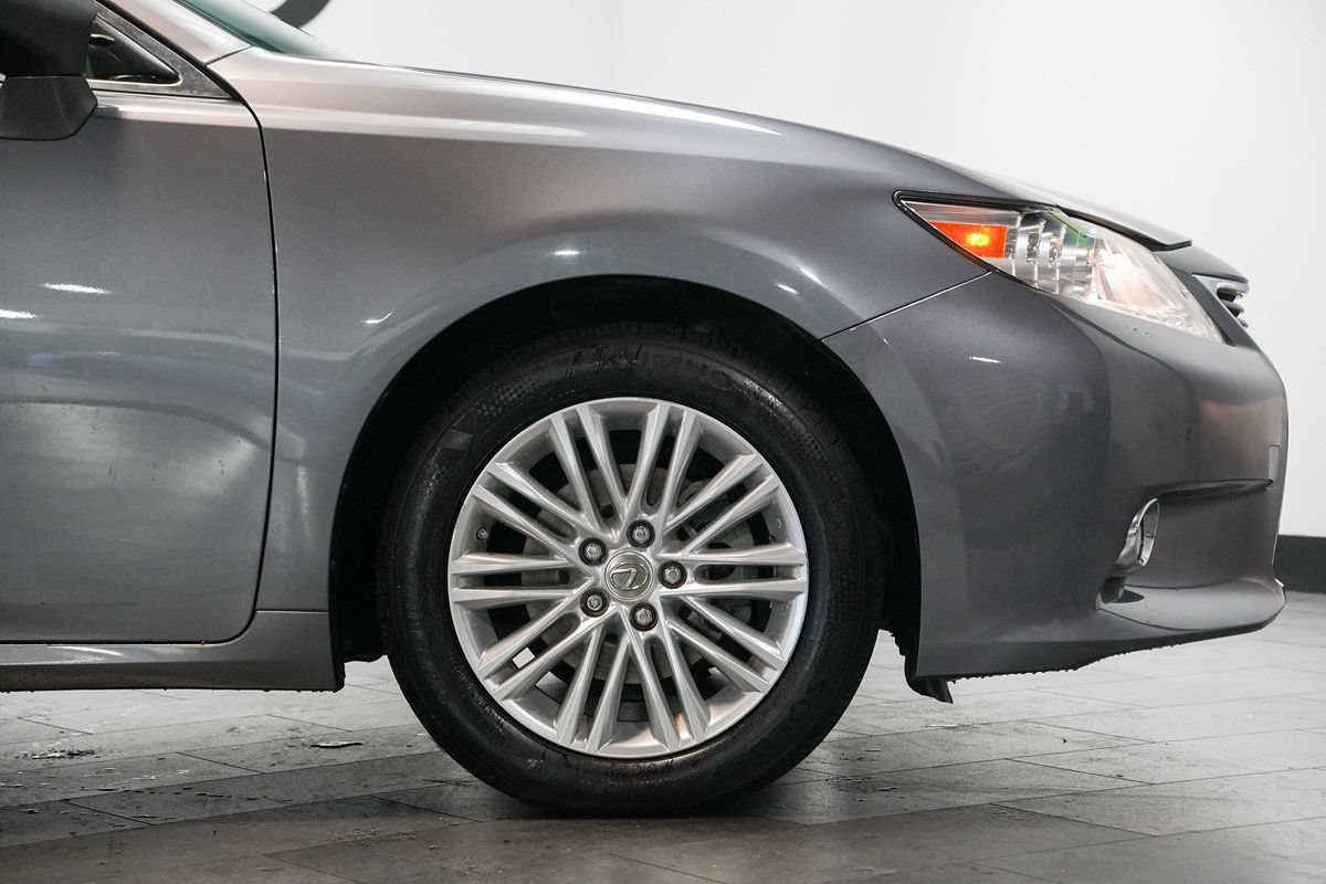Used 2015 Lexus ES 350 w/ Premium Package FWD image 9