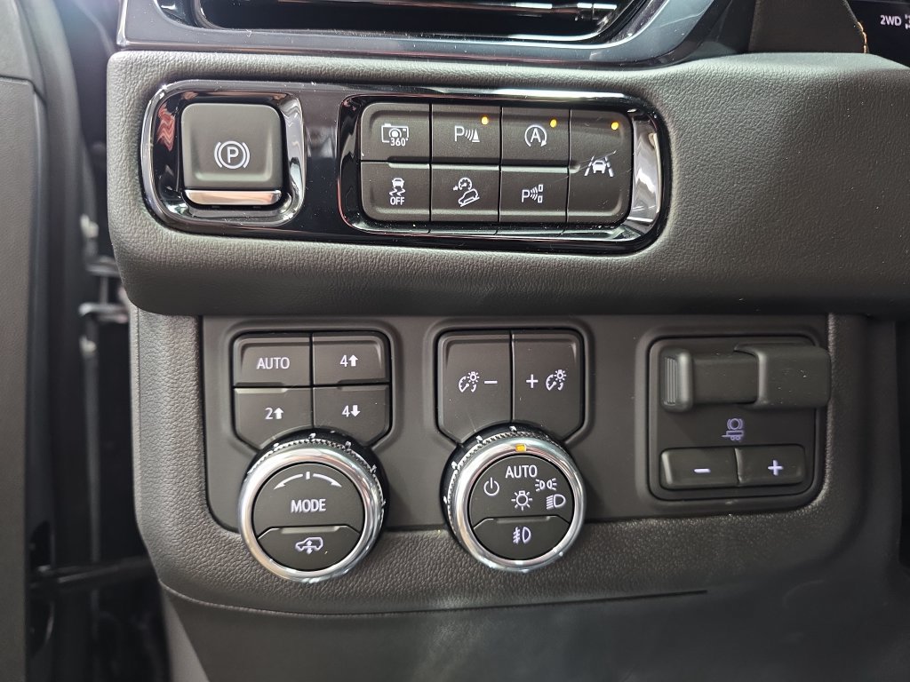 New 2026 GMC Yukon XL AT4 w/ AT4 Premium Plus Package AWD/4WD image 25