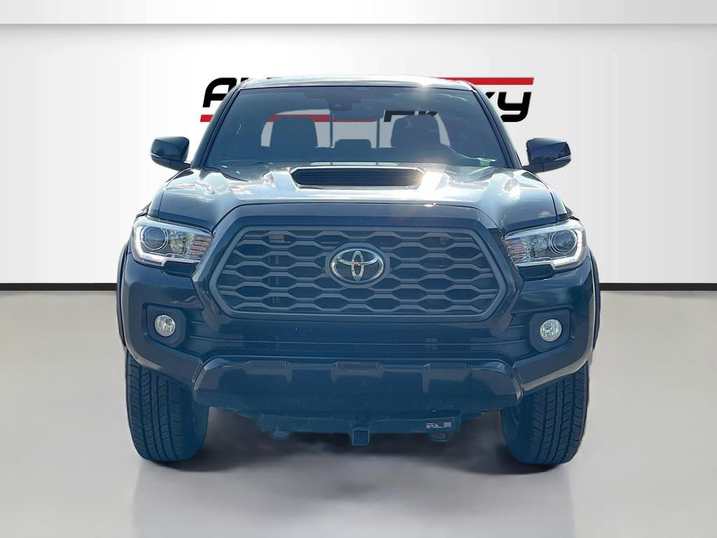 Used 2019 Toyota Tacoma TRD Off-Road w/ Technology Package image 2