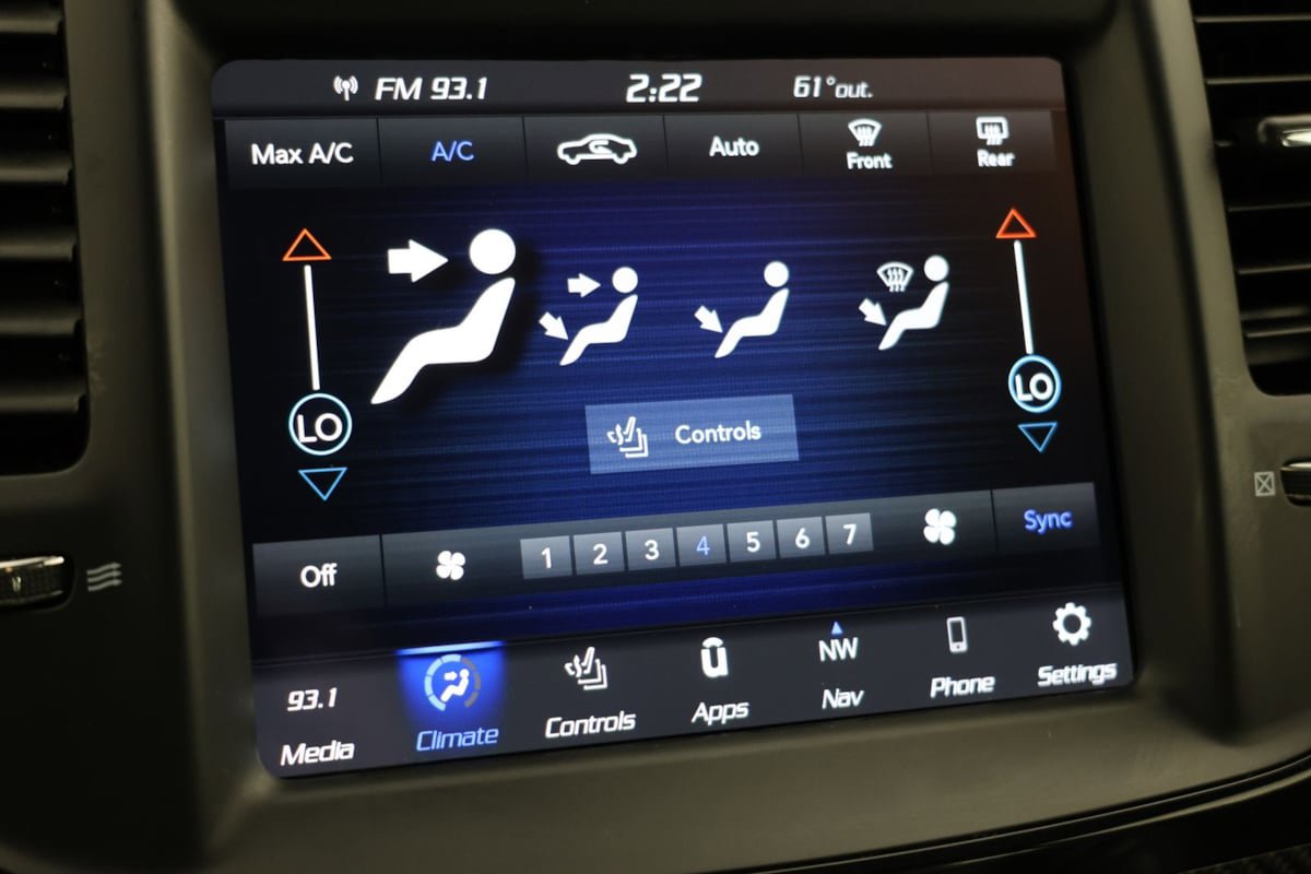 Used 2023 Chrysler 300 C RWD image 49