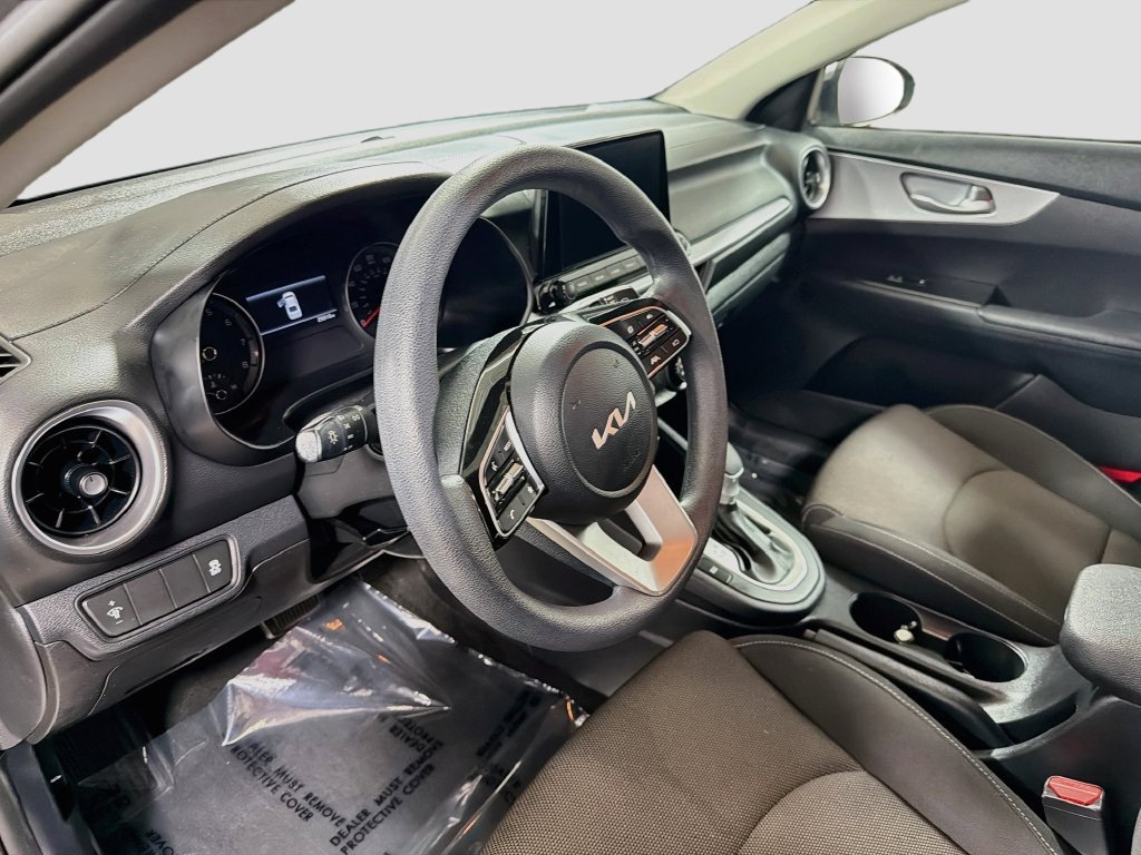 Used 2022 Kia Forte LXS FWD image 11